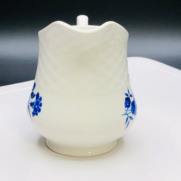 Vintage 60s Enoch Wedgwood Tunstall BLUE ROSE Ironstone Creamer Chateaucore - Picture 3 of 9